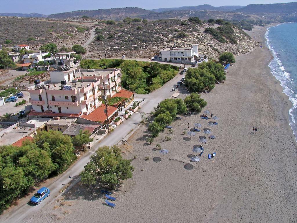 Villas Alexandros Petrino Kalamaki  Exterior photo